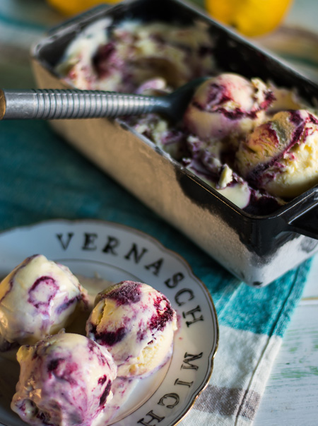 Lemon Curd Eis mit Heidelbeeren von S-Küche