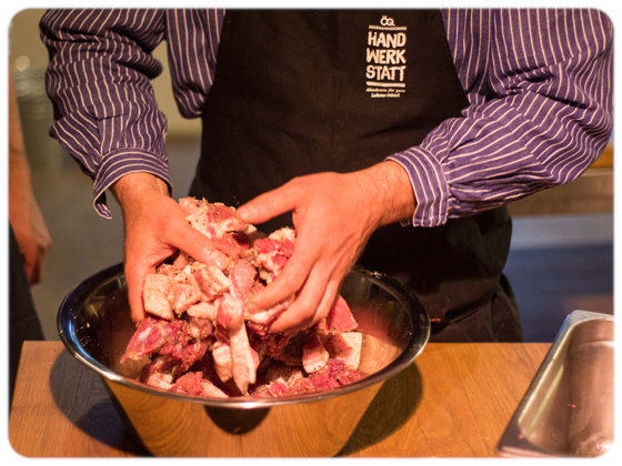 Herrmannsdorfer Handwerkstatt Glonn Wurstkurs Kurs Bratwurst