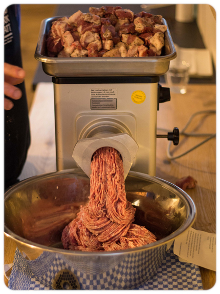 Herrmannsdorfer Handwerkstatt Glonn Wurstkurs Kurs Bratwurst