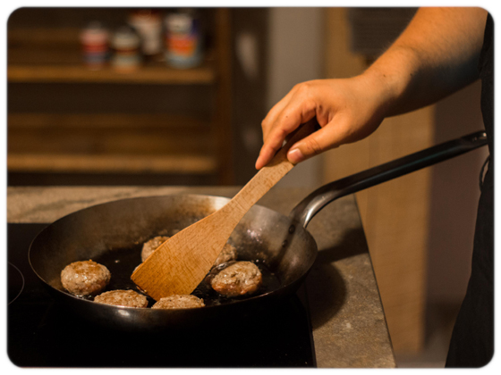Herrmannsdorfer Handwerkstatt Glonn Wurstkurs Kurs Bratwurst